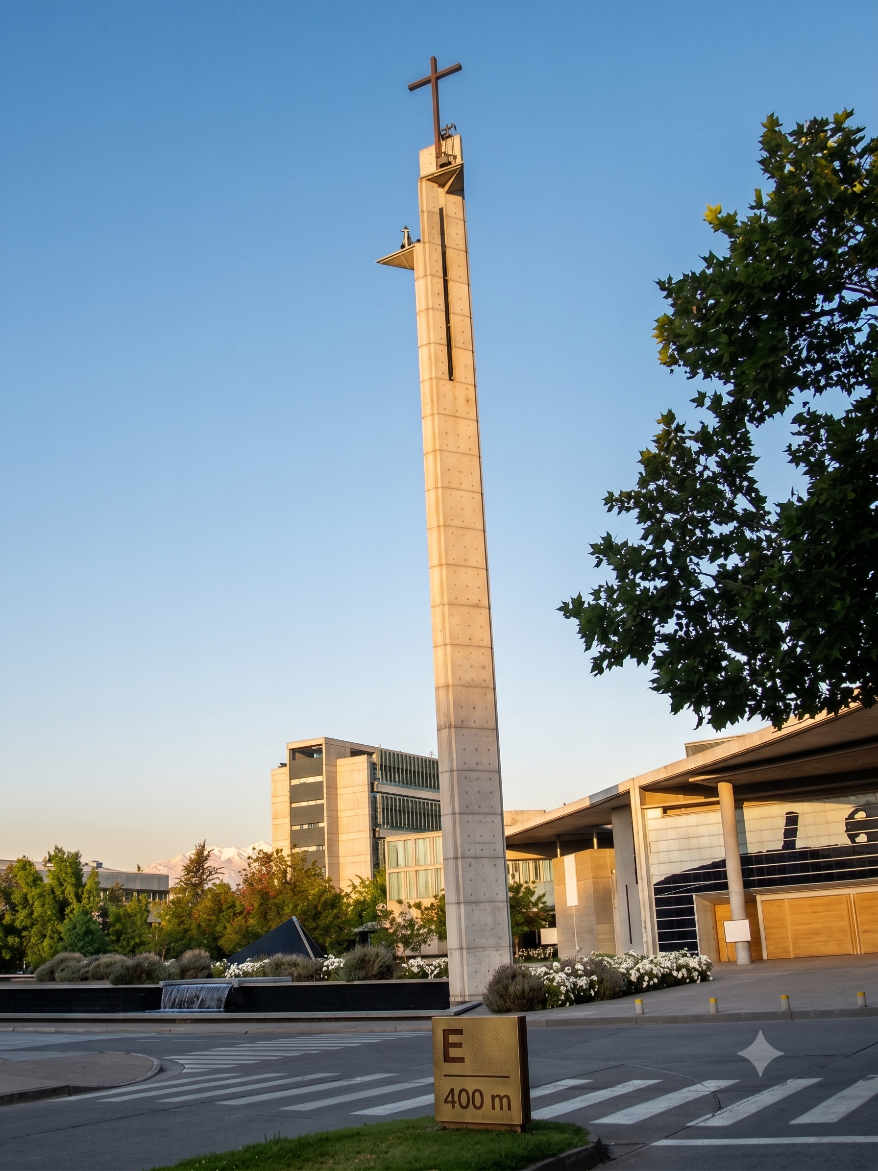 Torre Cruz y Capilla UC